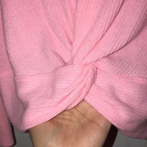 Pink Rose with twisted knot at waist soft pink sweater size medium - Picture 3 of 3